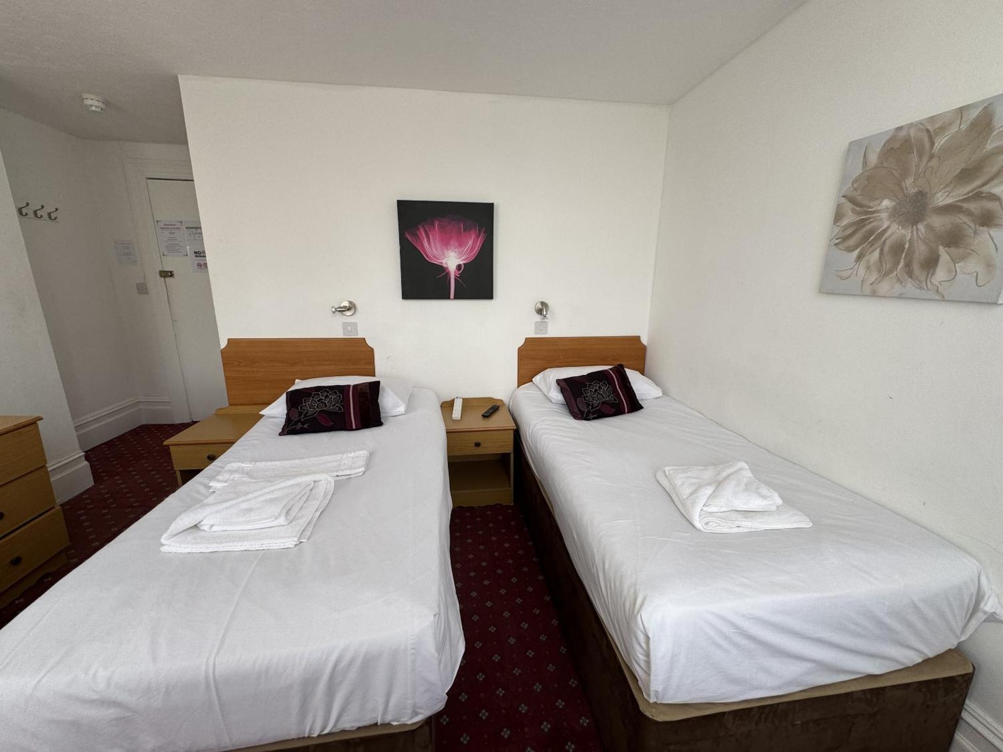 Carlton Court Hotel Истбурн Экстерьер фото