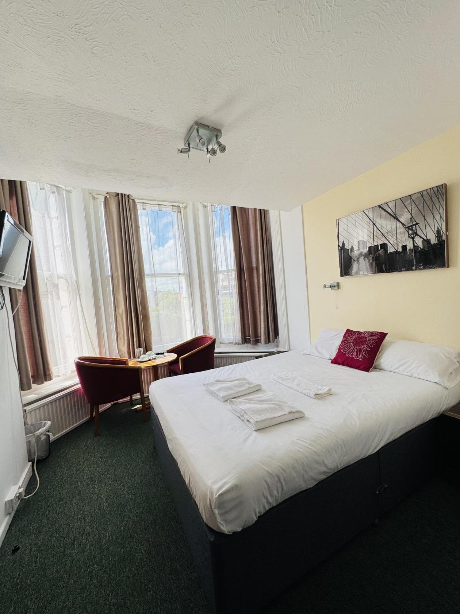 Carlton Court Hotel Истбурн Экстерьер фото
