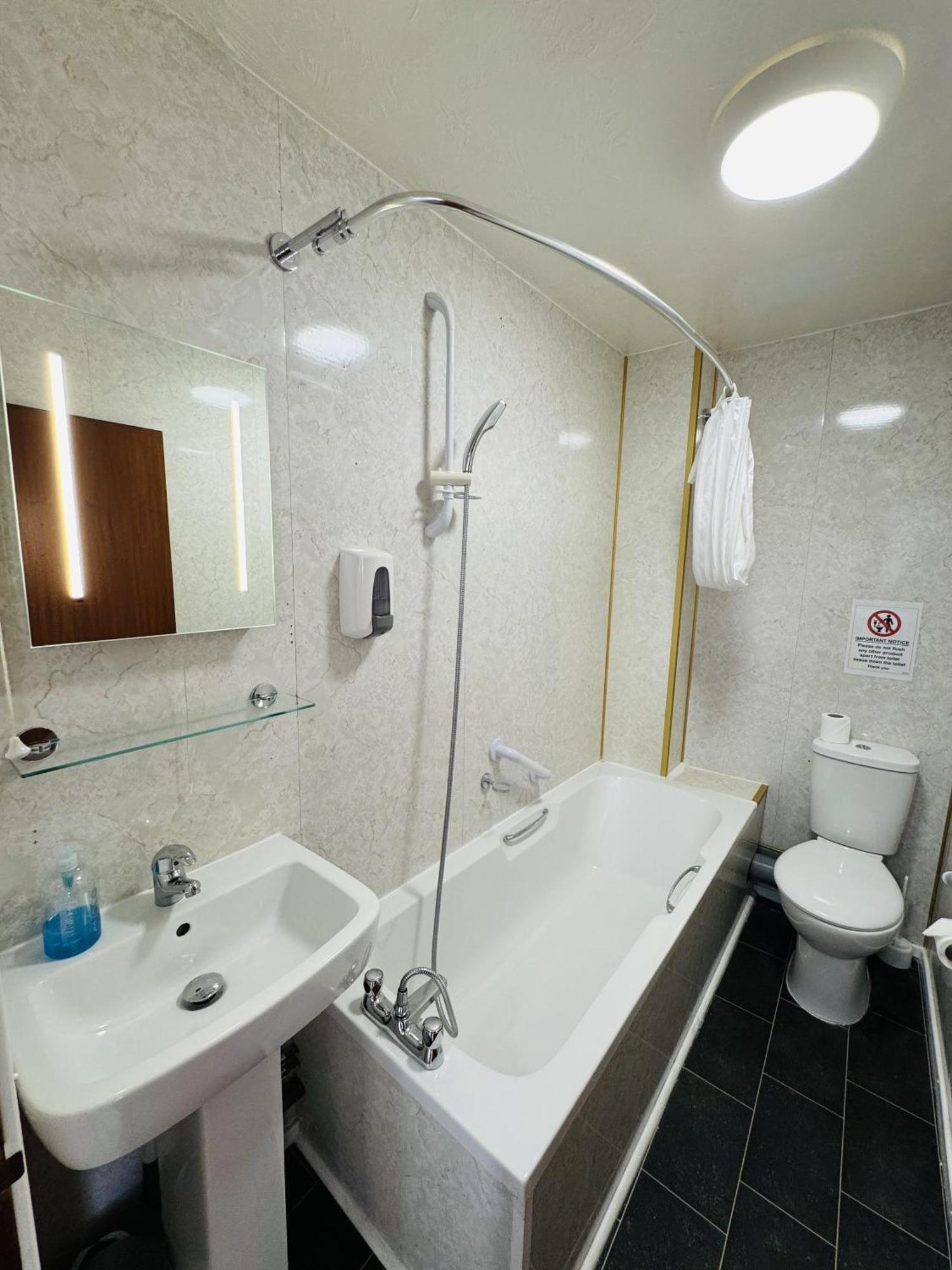 Carlton Court Hotel Истбурн Номер фото