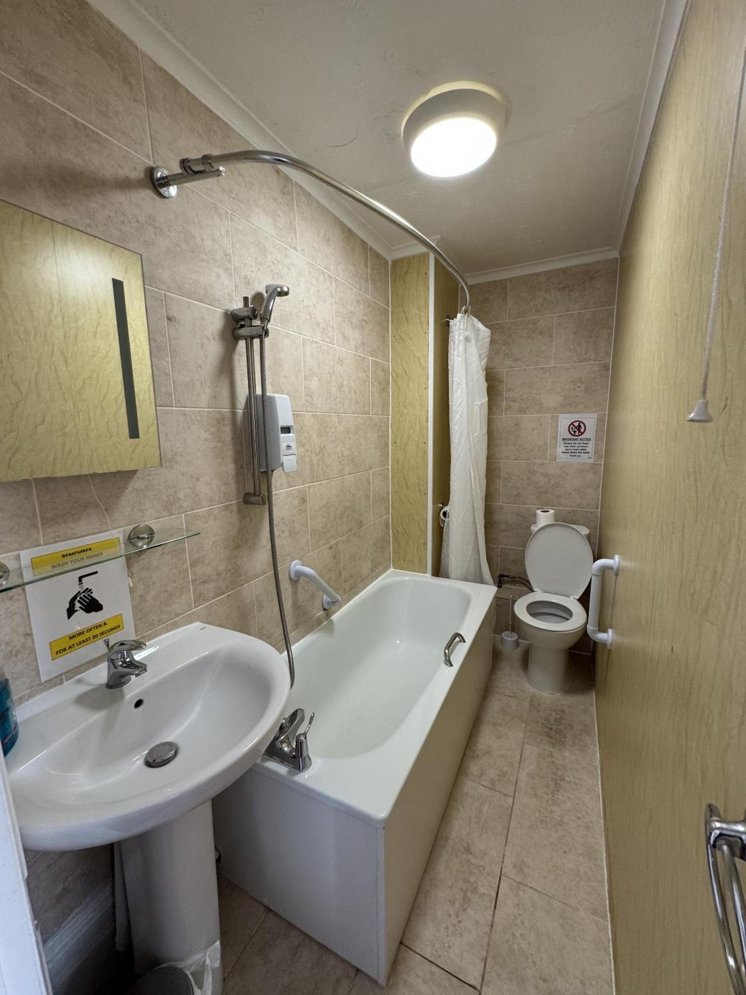 Carlton Court Hotel Истбурн Экстерьер фото